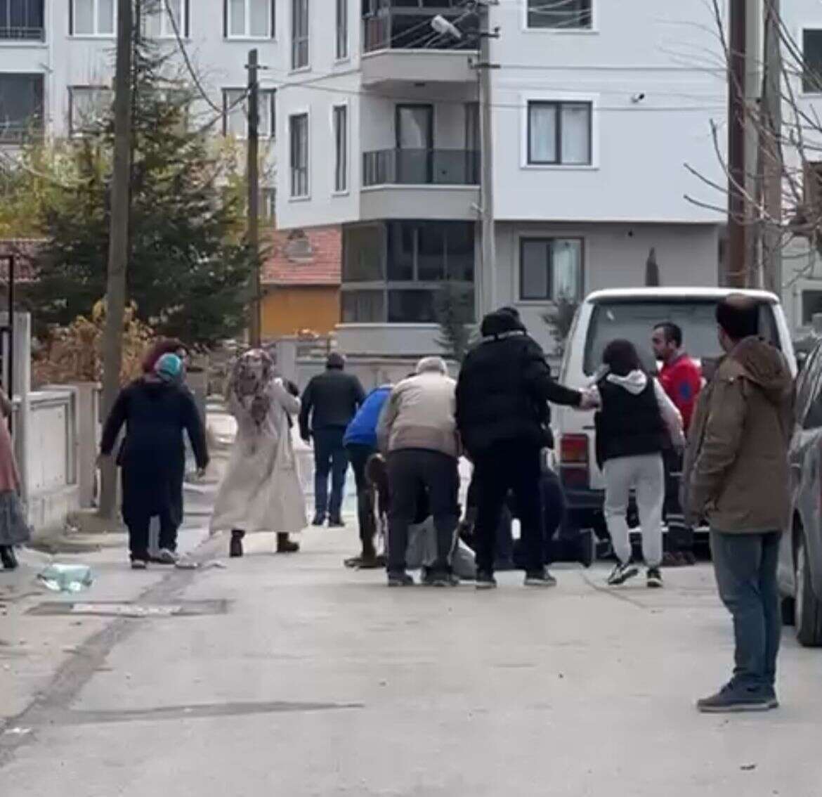 Kayınpeder - damat kavgası kanlı bitti! Kalbine saplanan bıçakla hastaneye getirildi 5